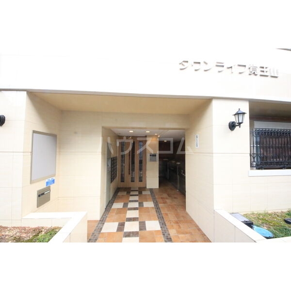 25/30 エントランス