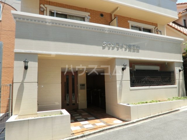 26/30 エントランス