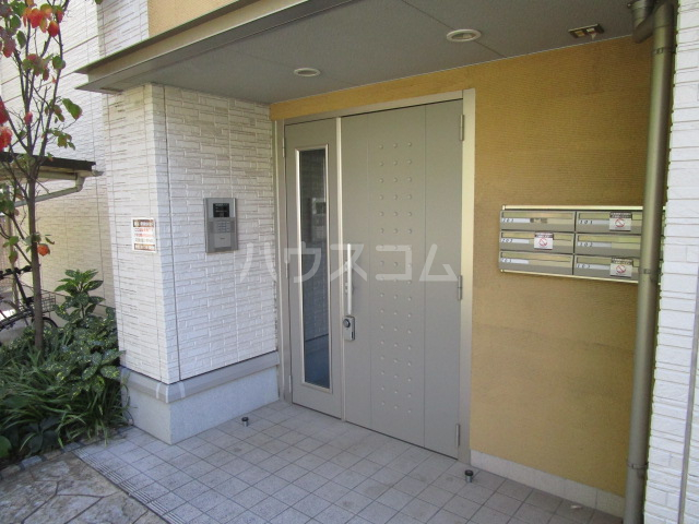 23/30 エントランス