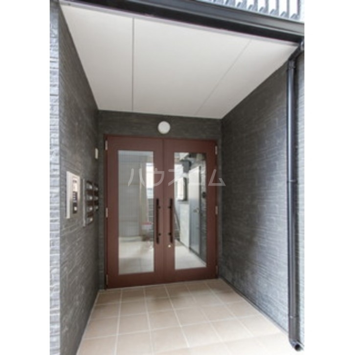 22/25 エントランス