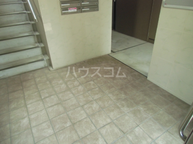 21/26 エントランス