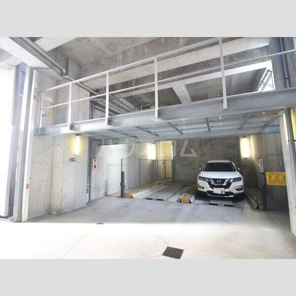 13/15 駐車場