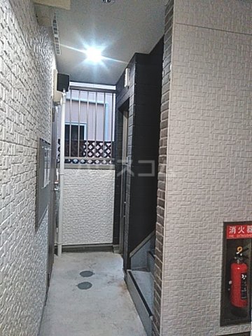 24/30 エントランス