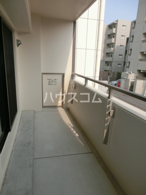 17/27 バルコニー