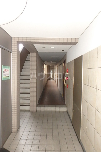 20/30 エントランス