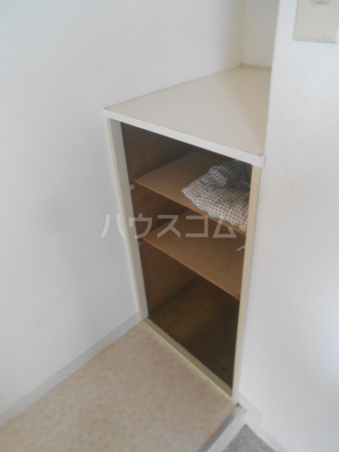 24/30 エントランス