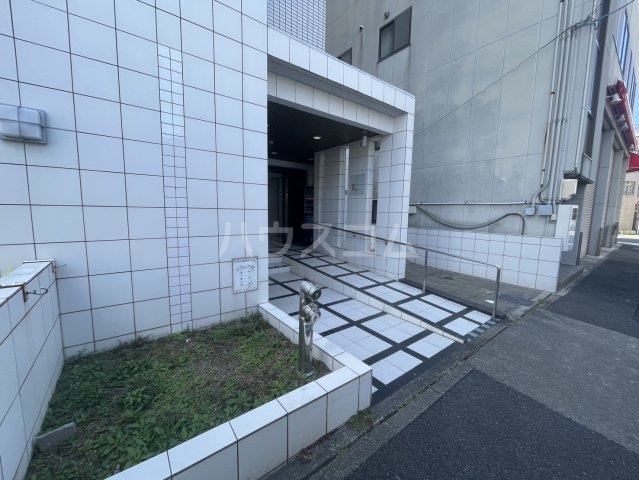 22/30 エントランス