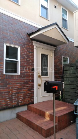 28/30 エントランス