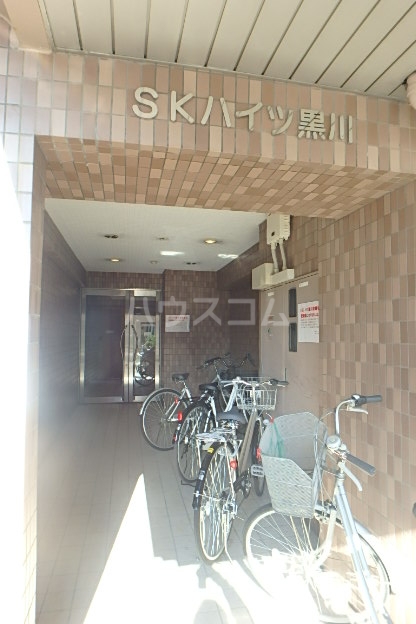 21/30 エントランス