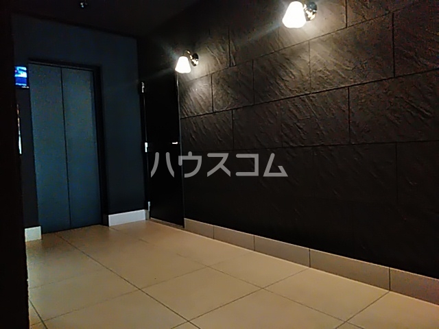 21/28 エントランス