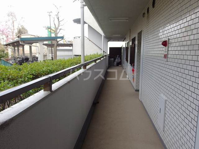 21/28 エントランス