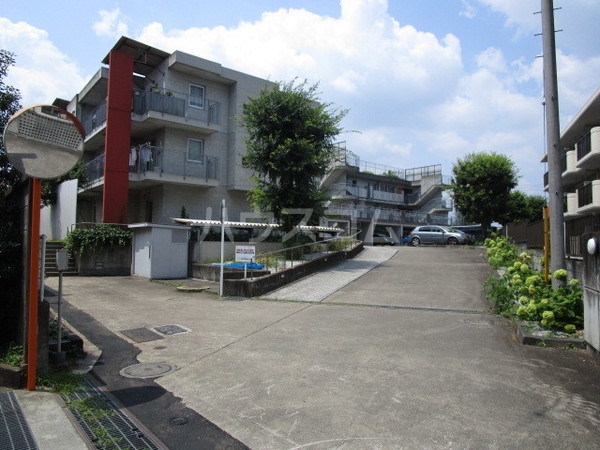 22/30 駐車場