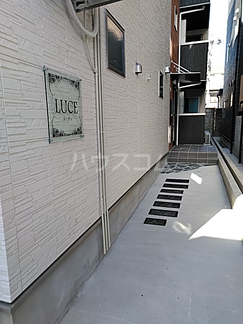 29/30 エントランス