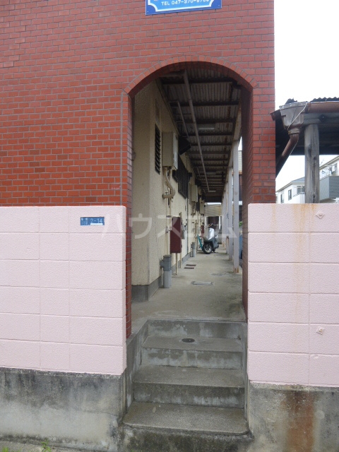 15/23 エントランス