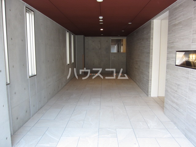 28/30 エントランス
