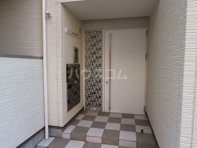 16/25 エントランス