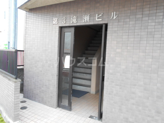 24/30 エントランス