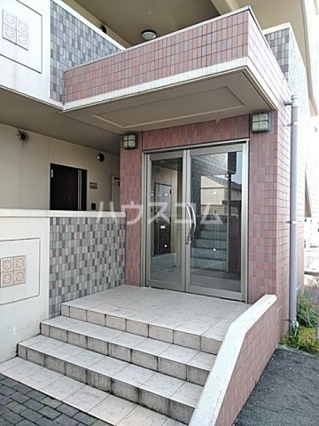 28/30 エントランス