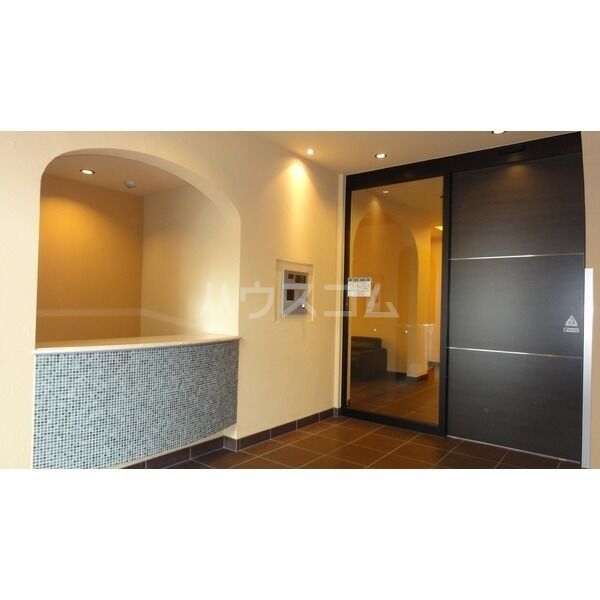 18/20 エントランス