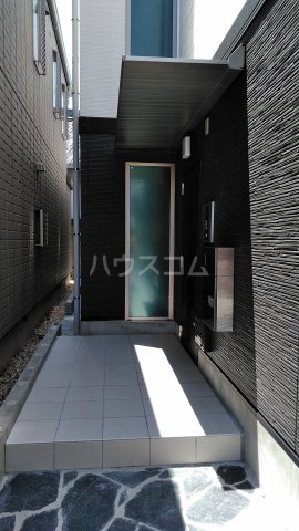 21/30 エントランス