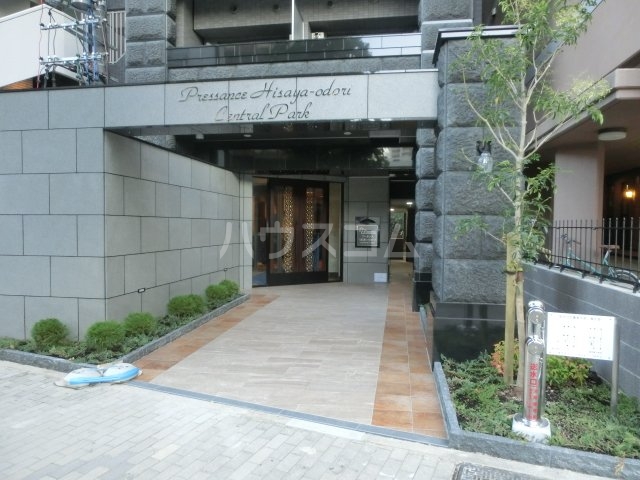 15/22 エントランス