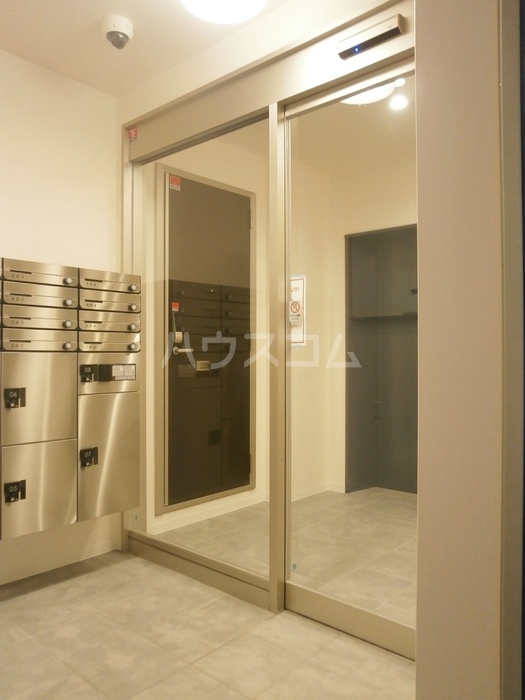 17/26 エントランス