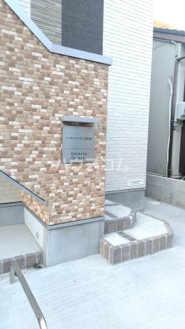 18/23 エントランス