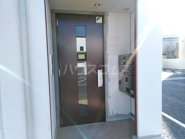 24/30 エントランス