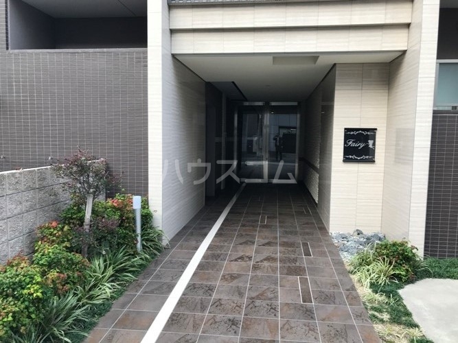 17/26 エントランス