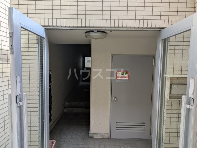 14/22 エントランス
