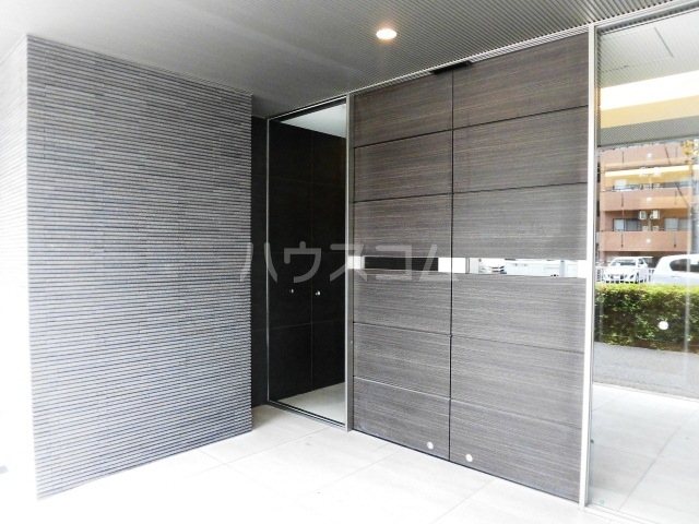 17/25 エントランス