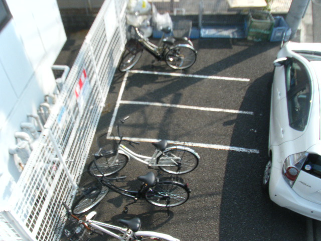 22/28 駐車場