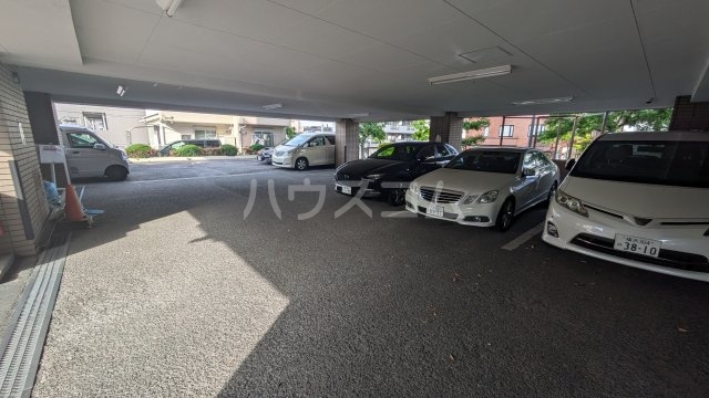 18/25 駐車場