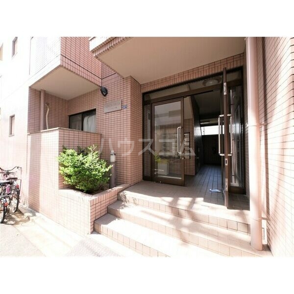 14/22 エントランス