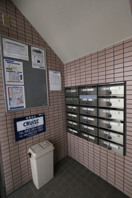 22/30 エントランス