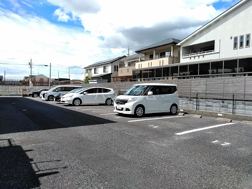 26/28 駐車場