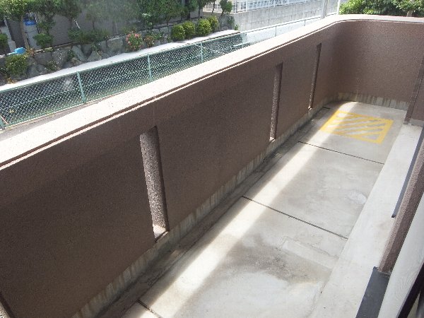 18/27 バルコニー