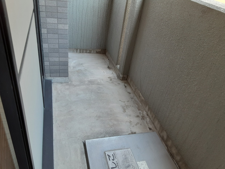 23/30 バルコニー