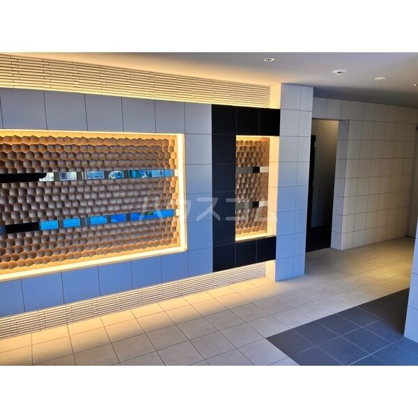 17/23 エントランス