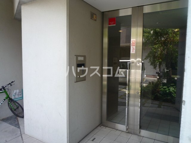 16/20 エントランス