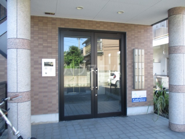 22/30 エントランス