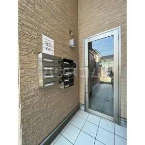 18/24 エントランス