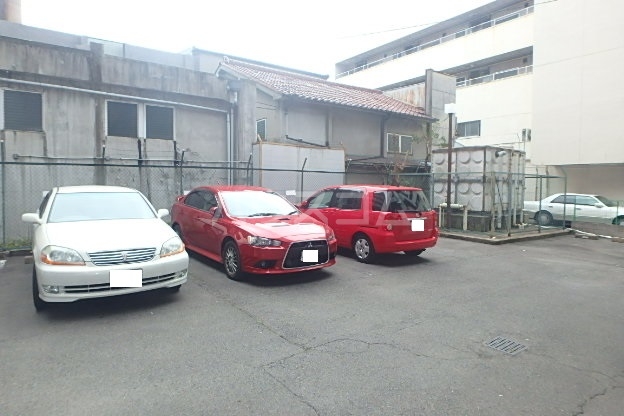 23/30 駐車場