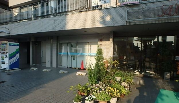 21/30 エントランス