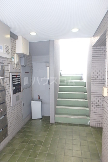 22/30 エントランス