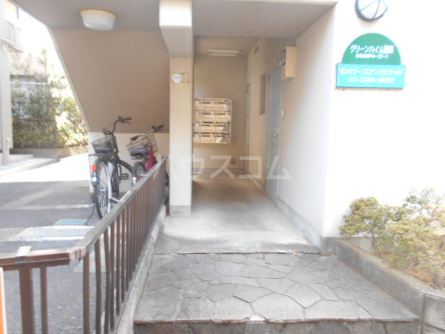 22/30 エントランス