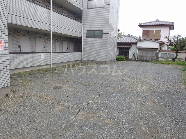22/30 駐車場