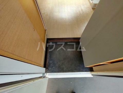 15/22 エントランス