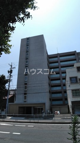 23/28 エントランス