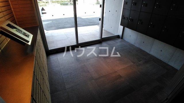 24/28 エントランス